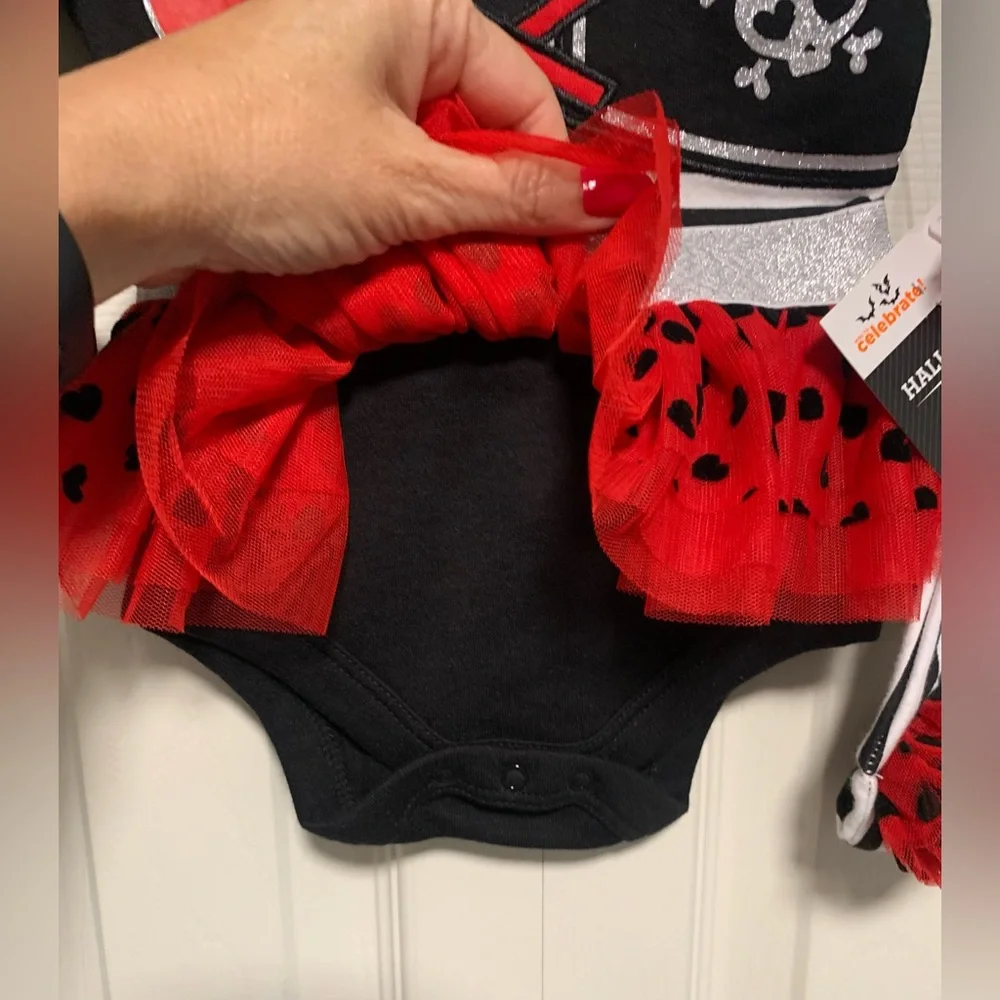NWT Pirate Onesie and Headband Halloween Costume Size 3 Months